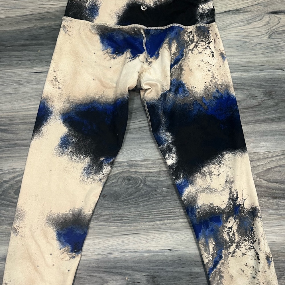 Lululemon Athletica crops size 6 NWOT Capri leggings CB815